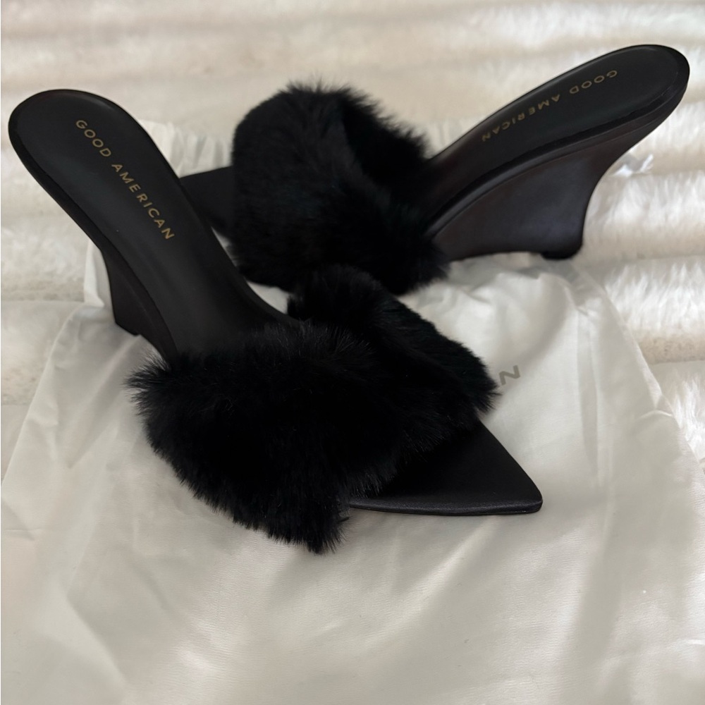 Good American by khloe kardashian black open toe heels